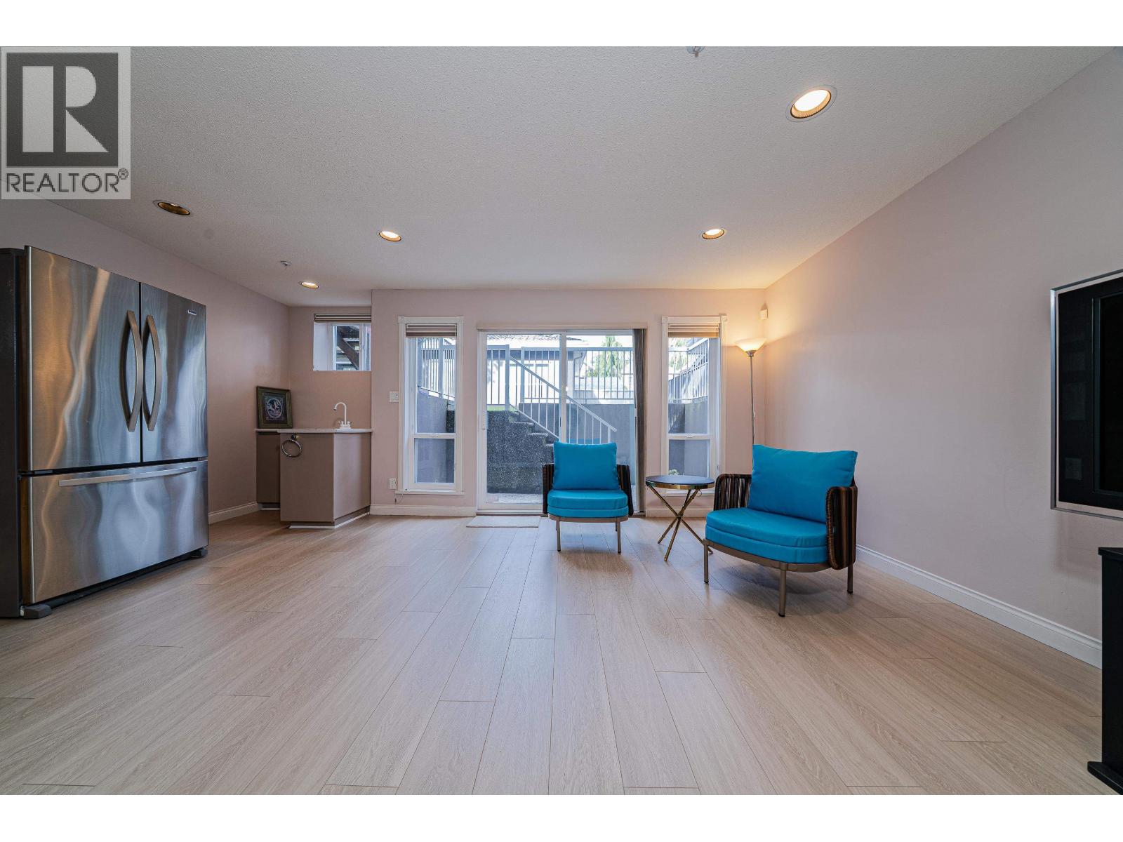 4255 W 15TH AVENUE, Vancouver