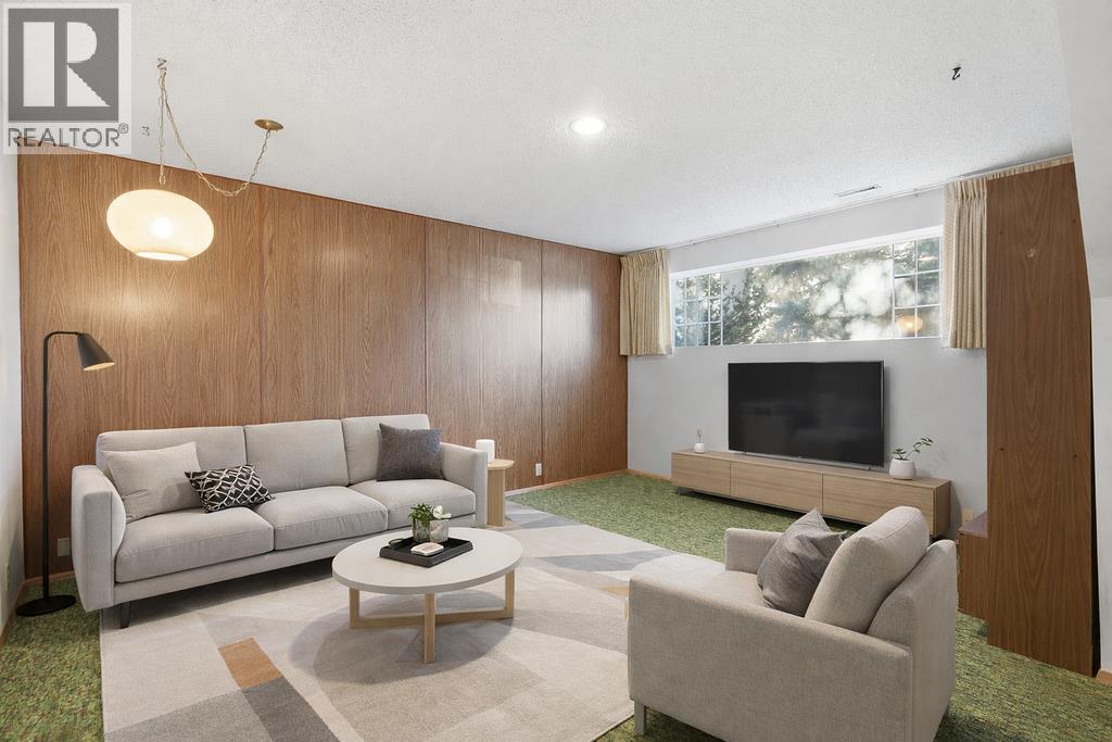 Single Family House Bi-level for Sale in  Dalhart Hill NW Dalhousie Calgary 