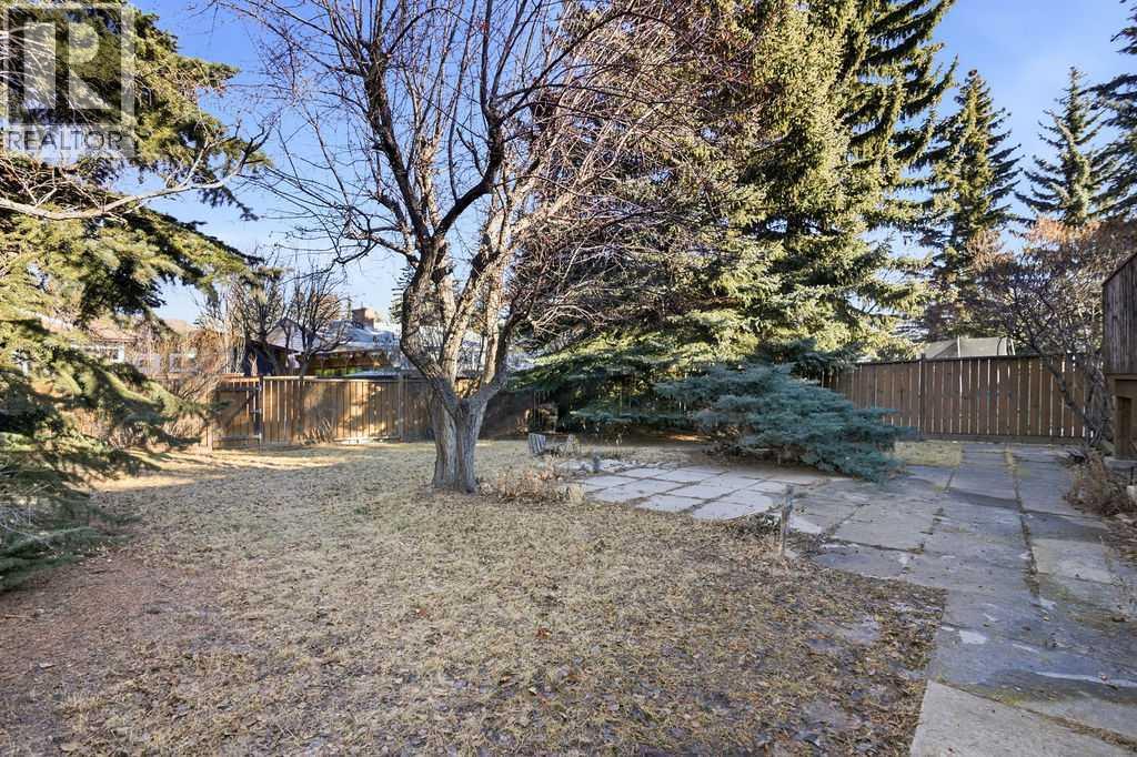 Single Family House Bi-level for Sale in  Dalhart Hill NW Dalhousie Calgary 