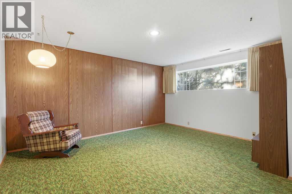 Single Family House Bi-level for Sale in  Dalhart Hill NW Dalhousie Calgary 