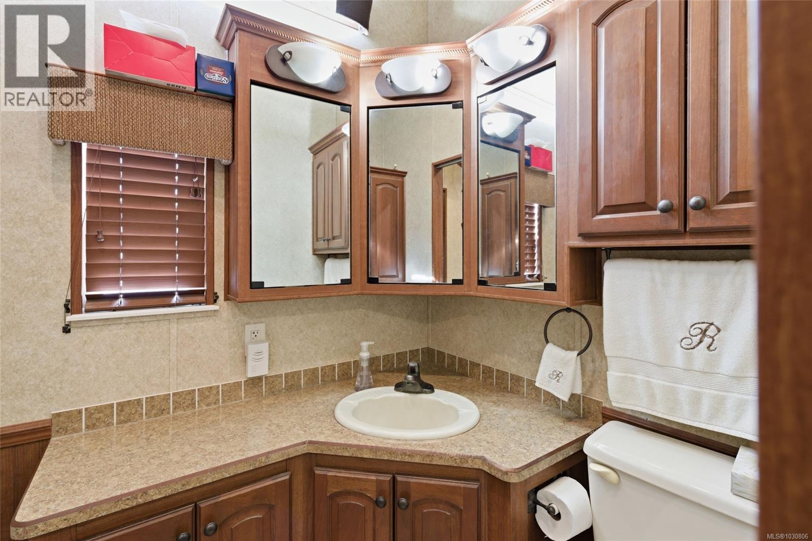 2118 Buttle Lake Way - 14
