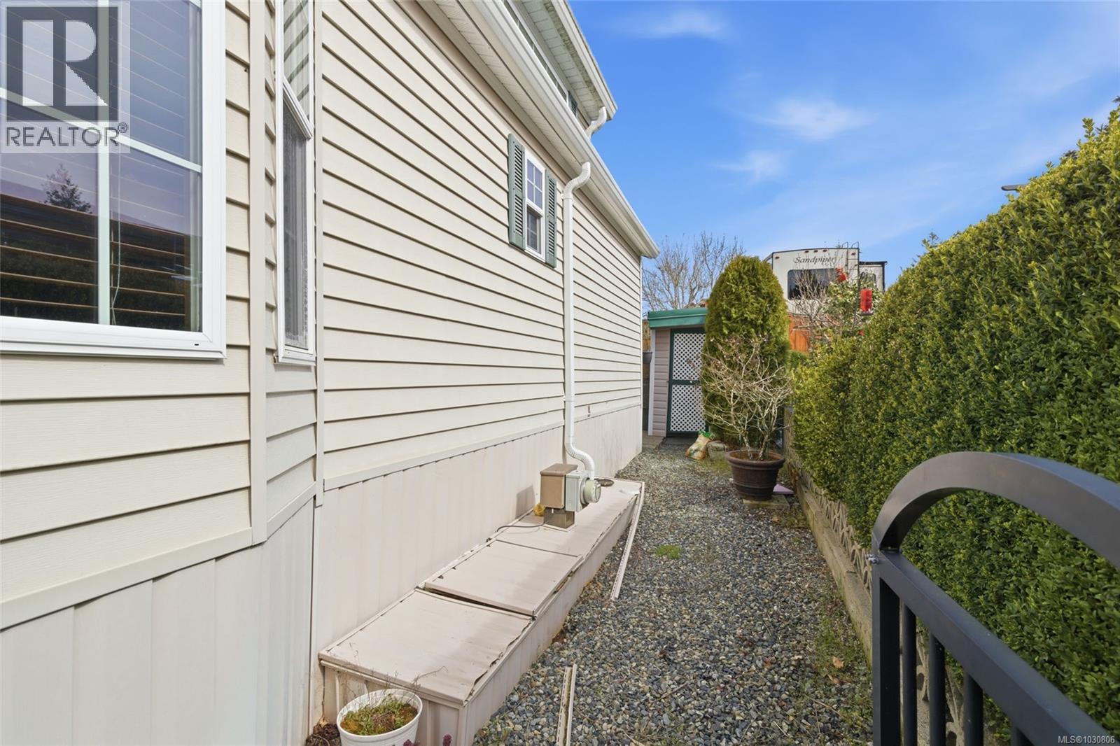 2118 Buttle Lake Way - 22
