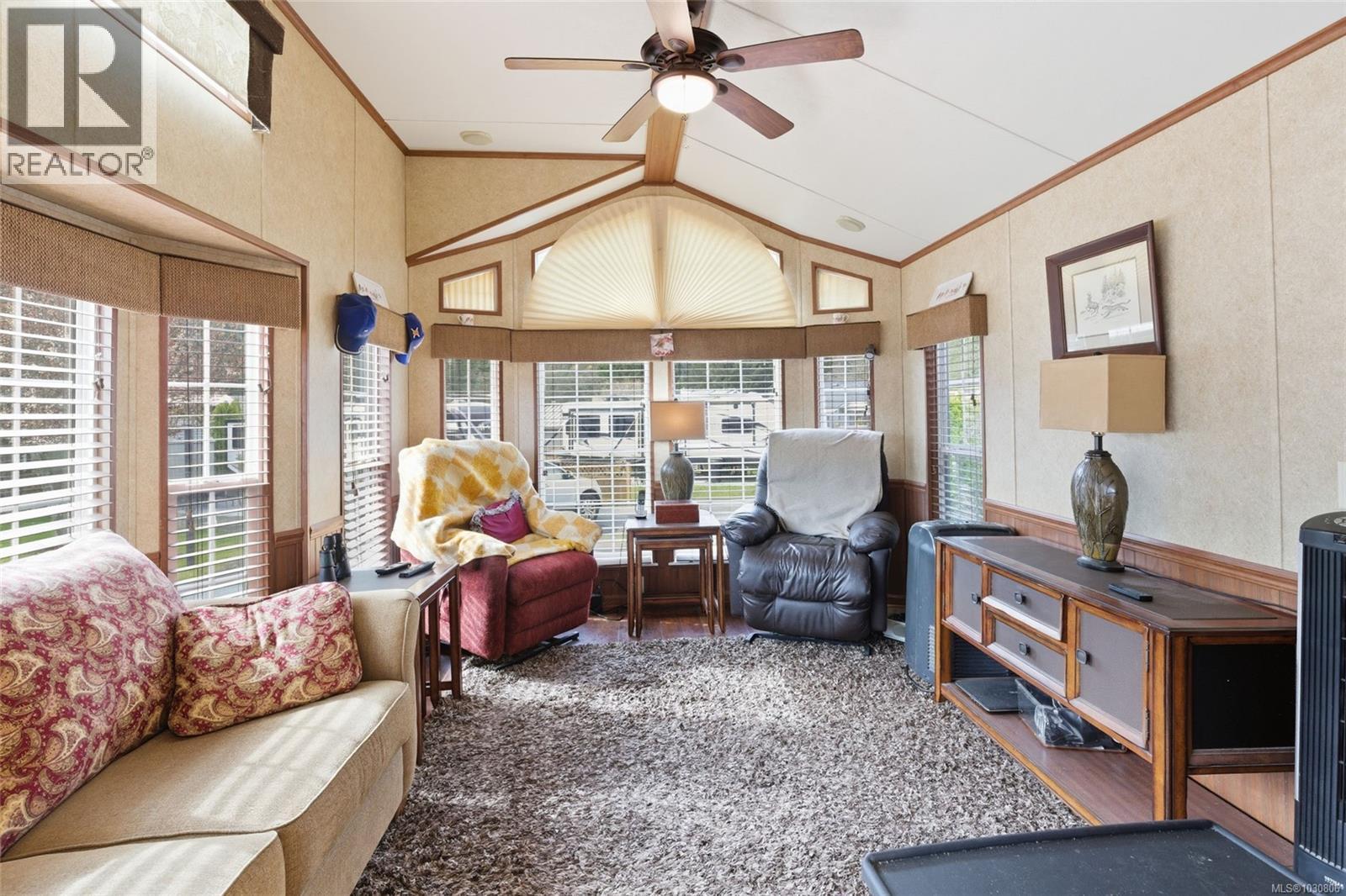 2118 Buttle Lake Way - 7