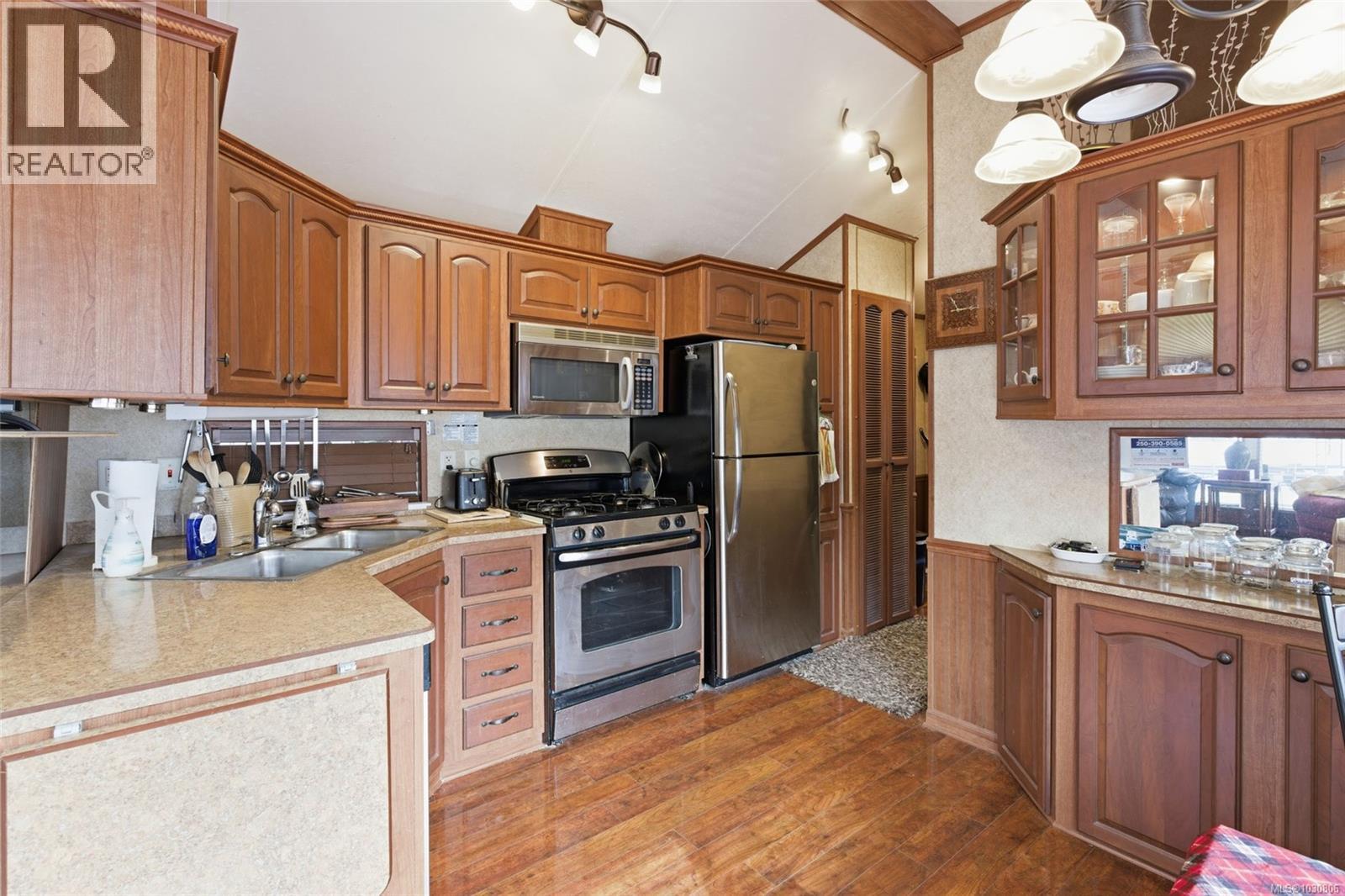 2118 Buttle Lake Way - 9