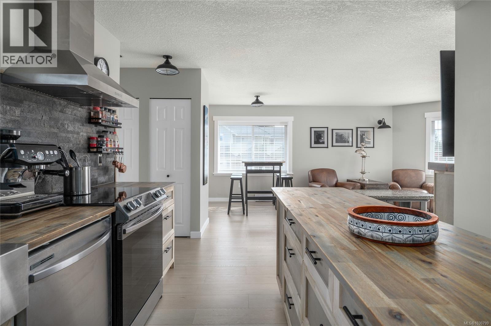 6 211 Second Ave W, Qualicum Beach