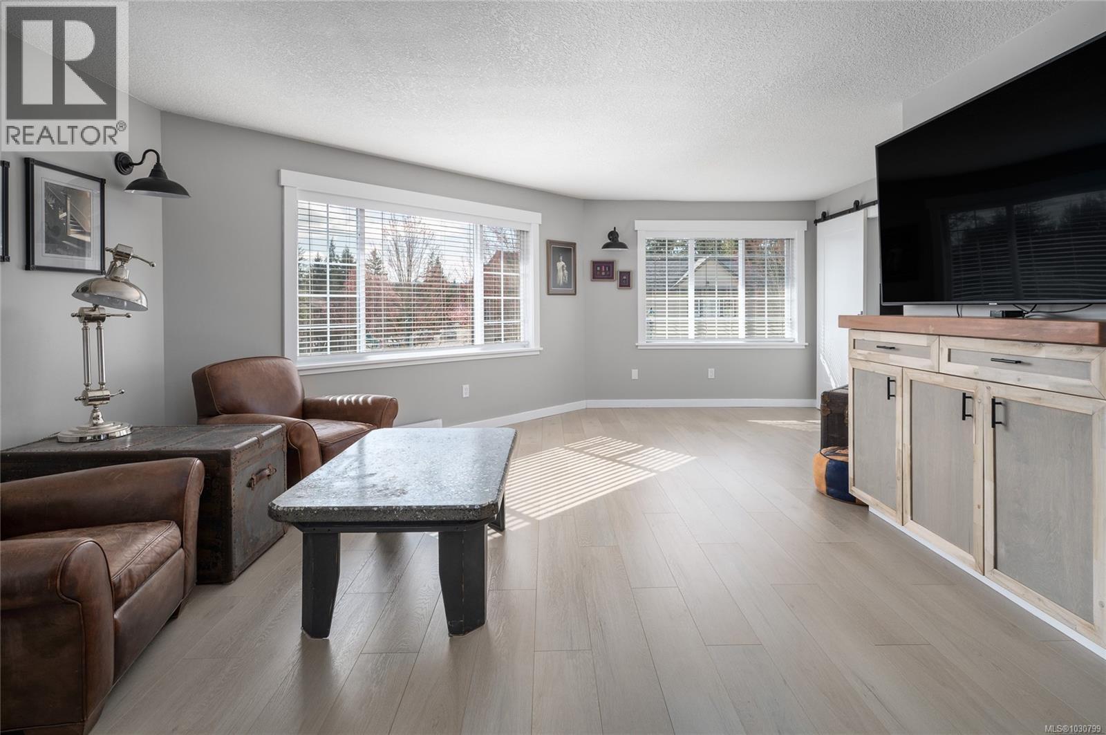 6 211 Second Ave W, Qualicum Beach