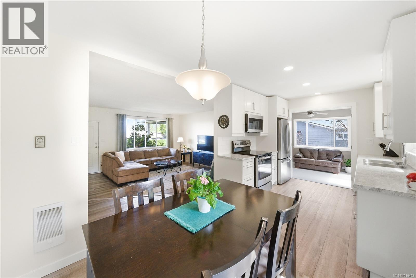 7493 ANDREA CRES - 16