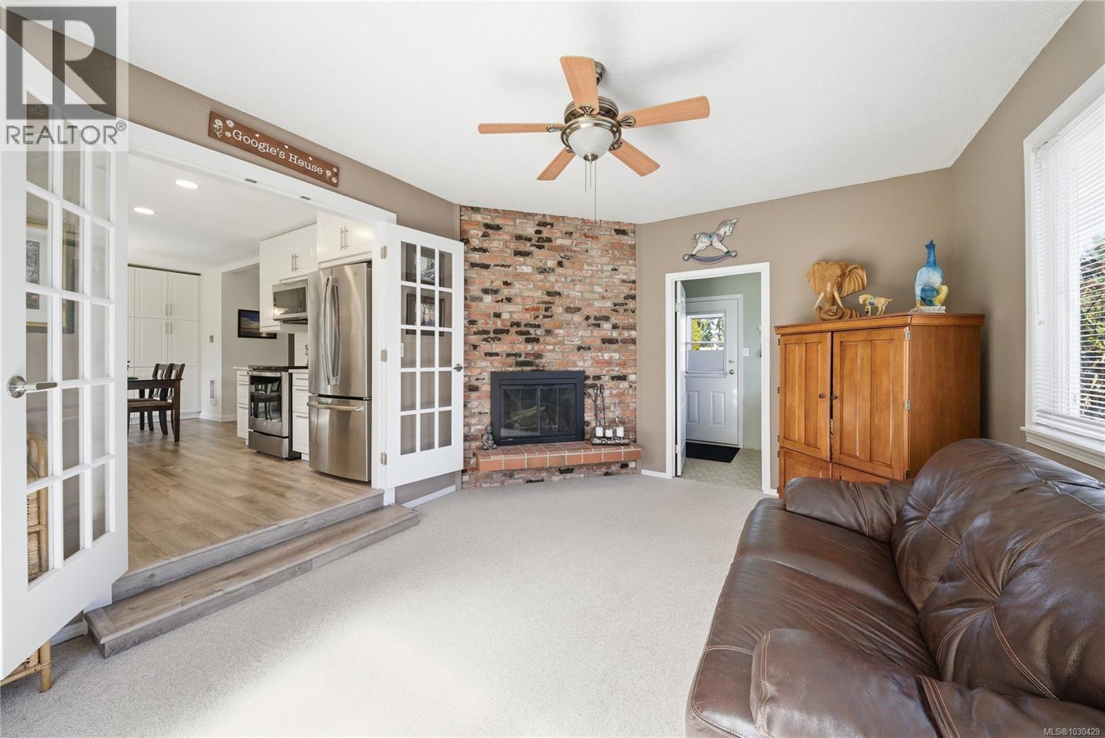 7493 ANDREA CRES - 21