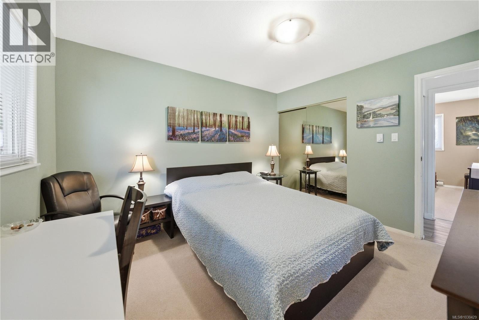 7493 ANDREA CRES - 22