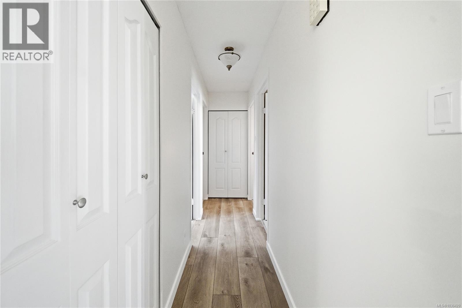 7493 ANDREA CRES - 24