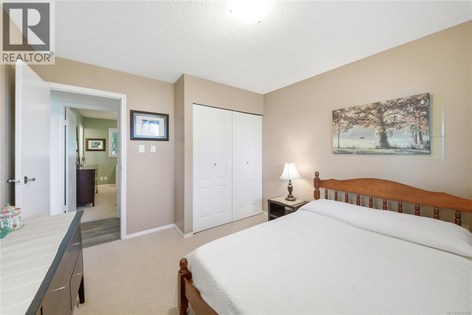 7493 ANDREA CRES - 25