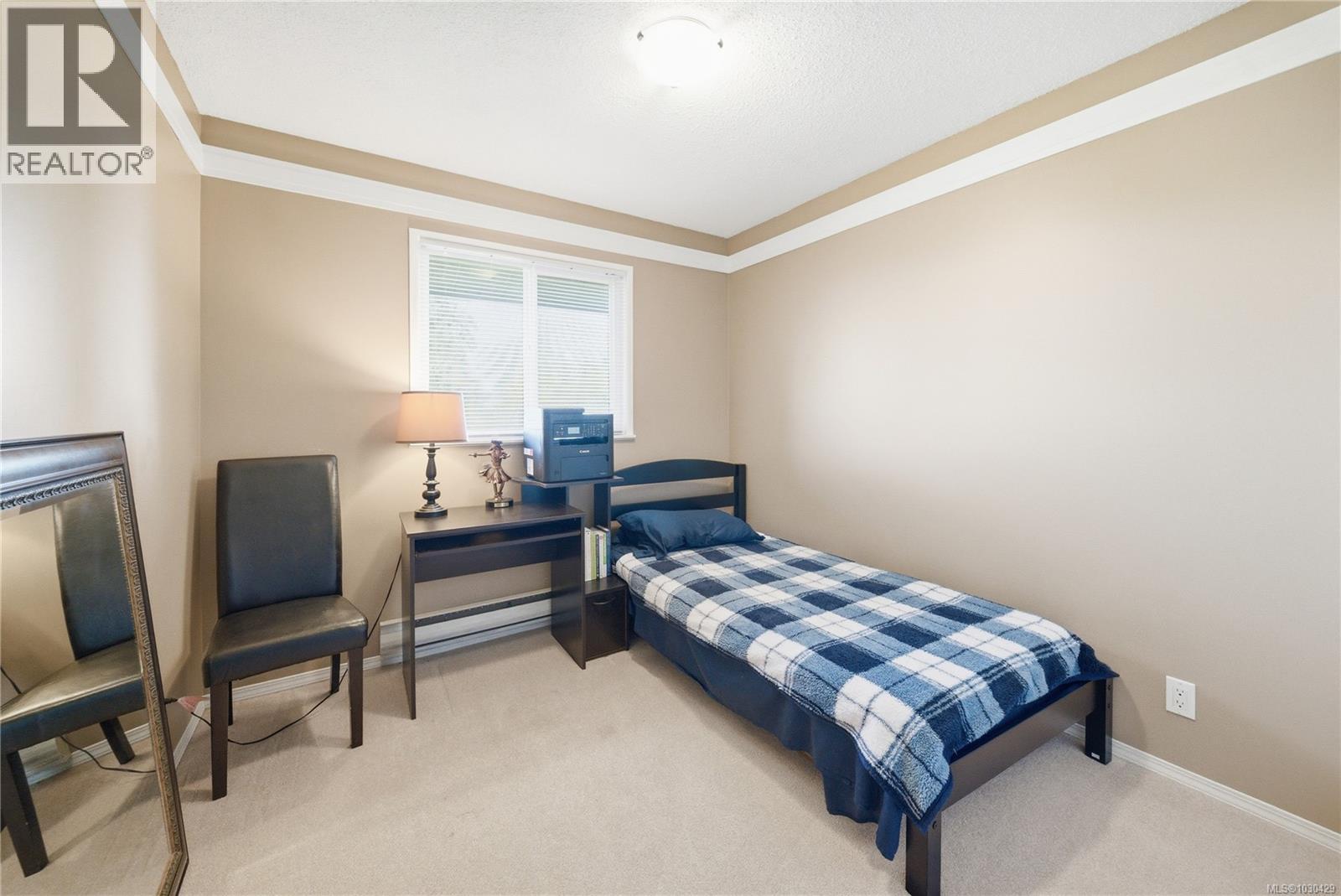 7493 ANDREA CRES - 28