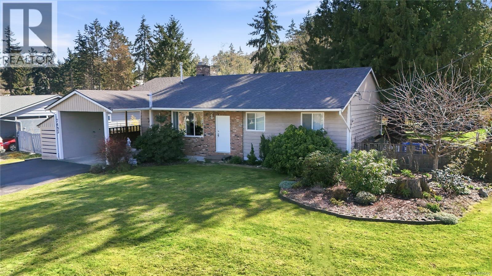 7493 ANDREA CRES - 30