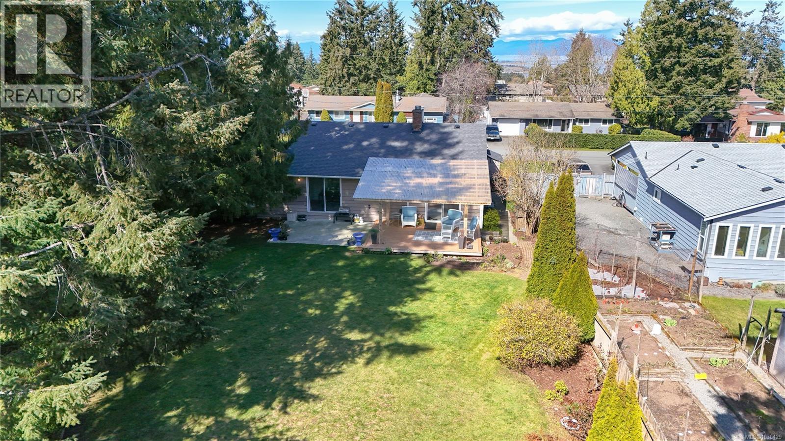 7493 ANDREA CRES - 43