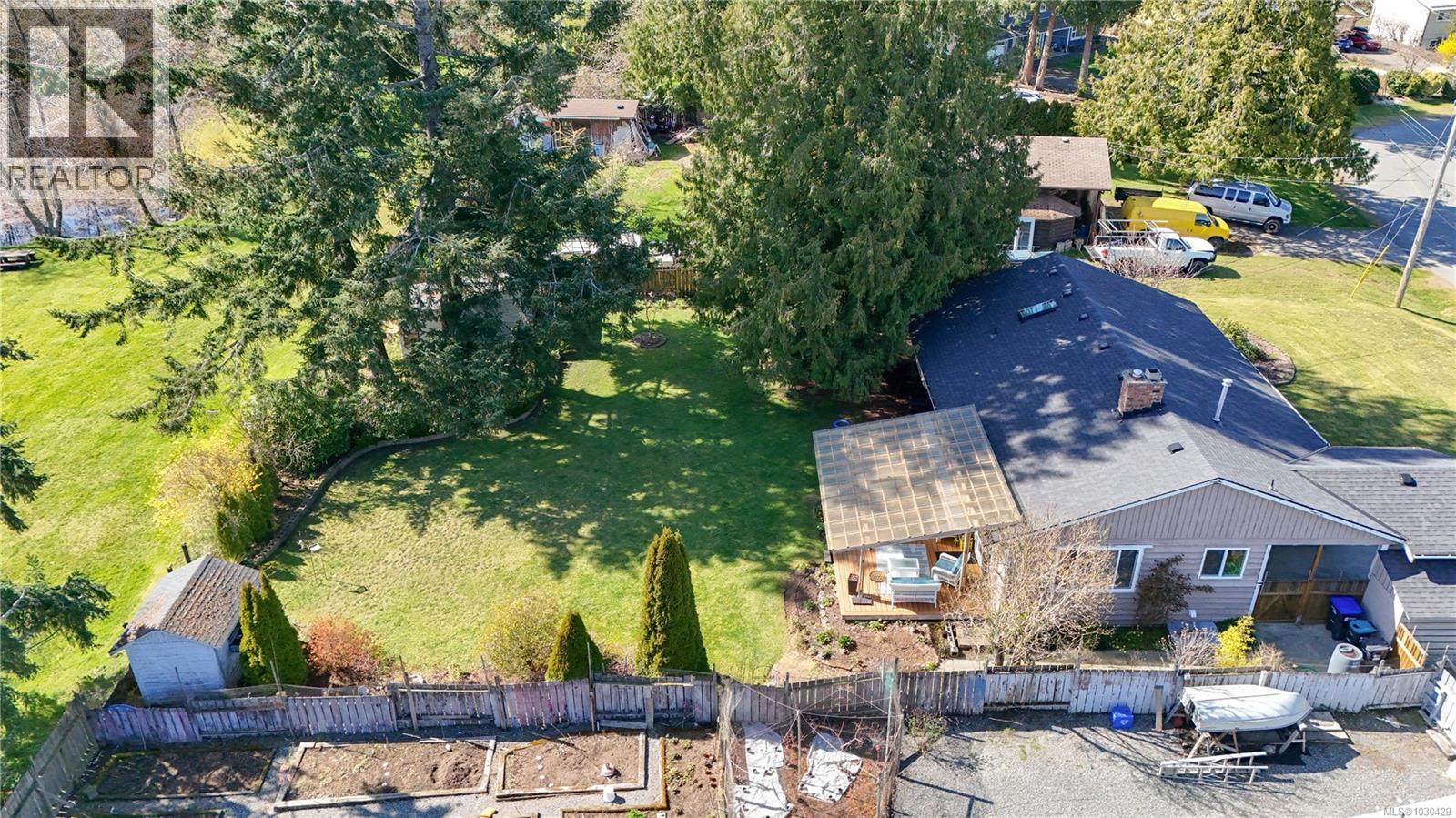 7493 ANDREA CRES - 44