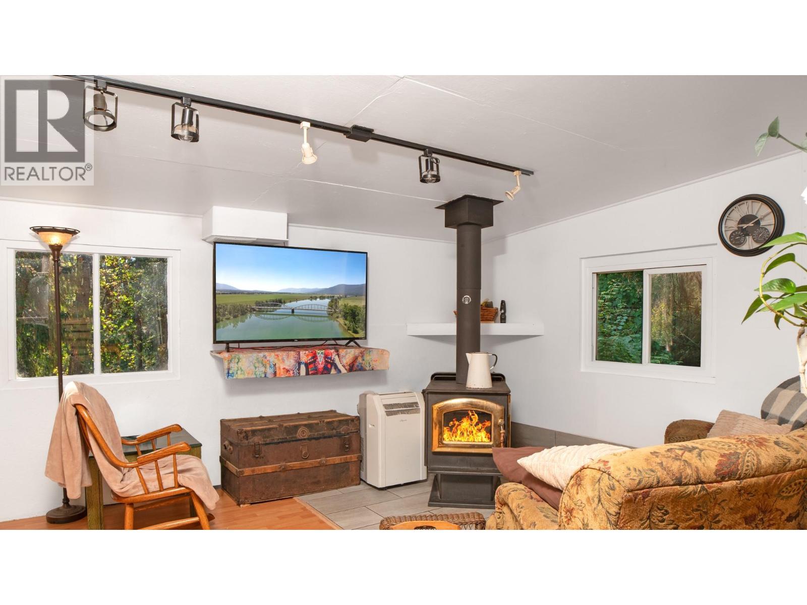 1137 36th Avenue N, Creston