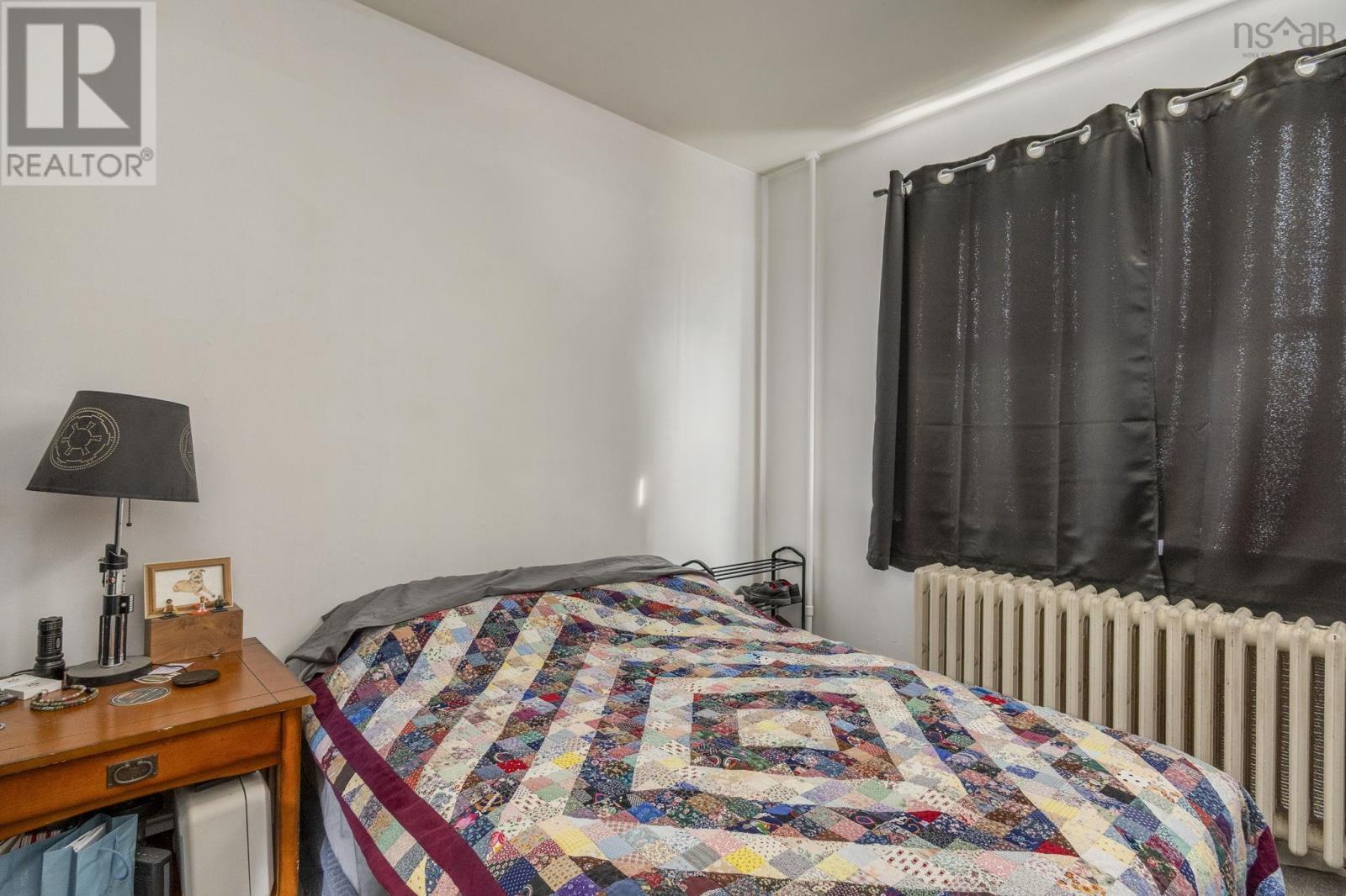 Property 20 of 33 of 225 Granville Street