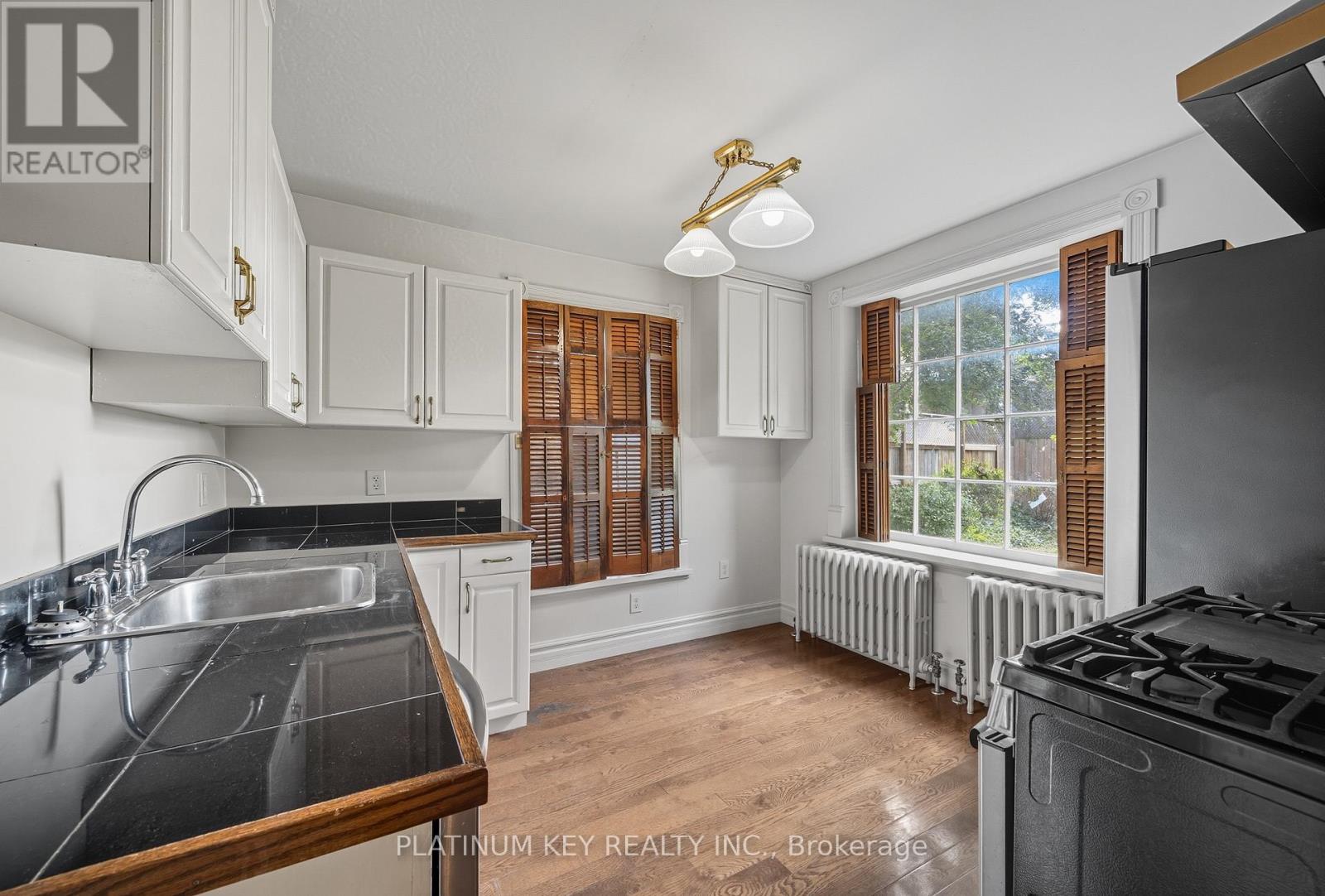 603 QUEENS AVENUE - 23
