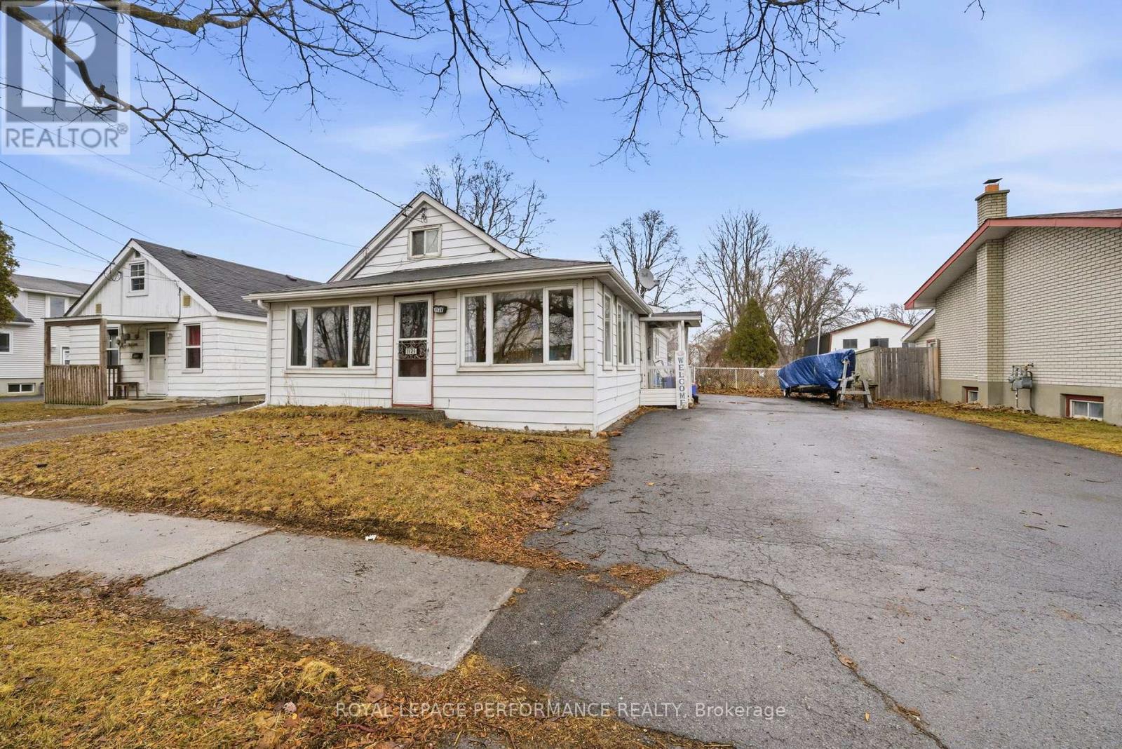 1121 HEBERT STREET - 3