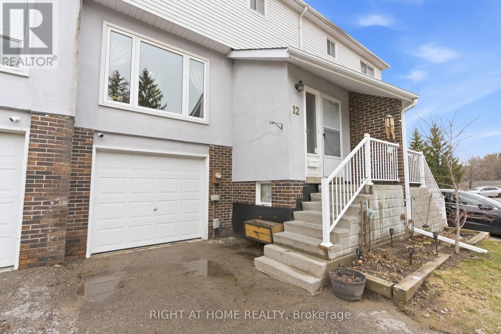 #12 303 GARDEN STREET - 1