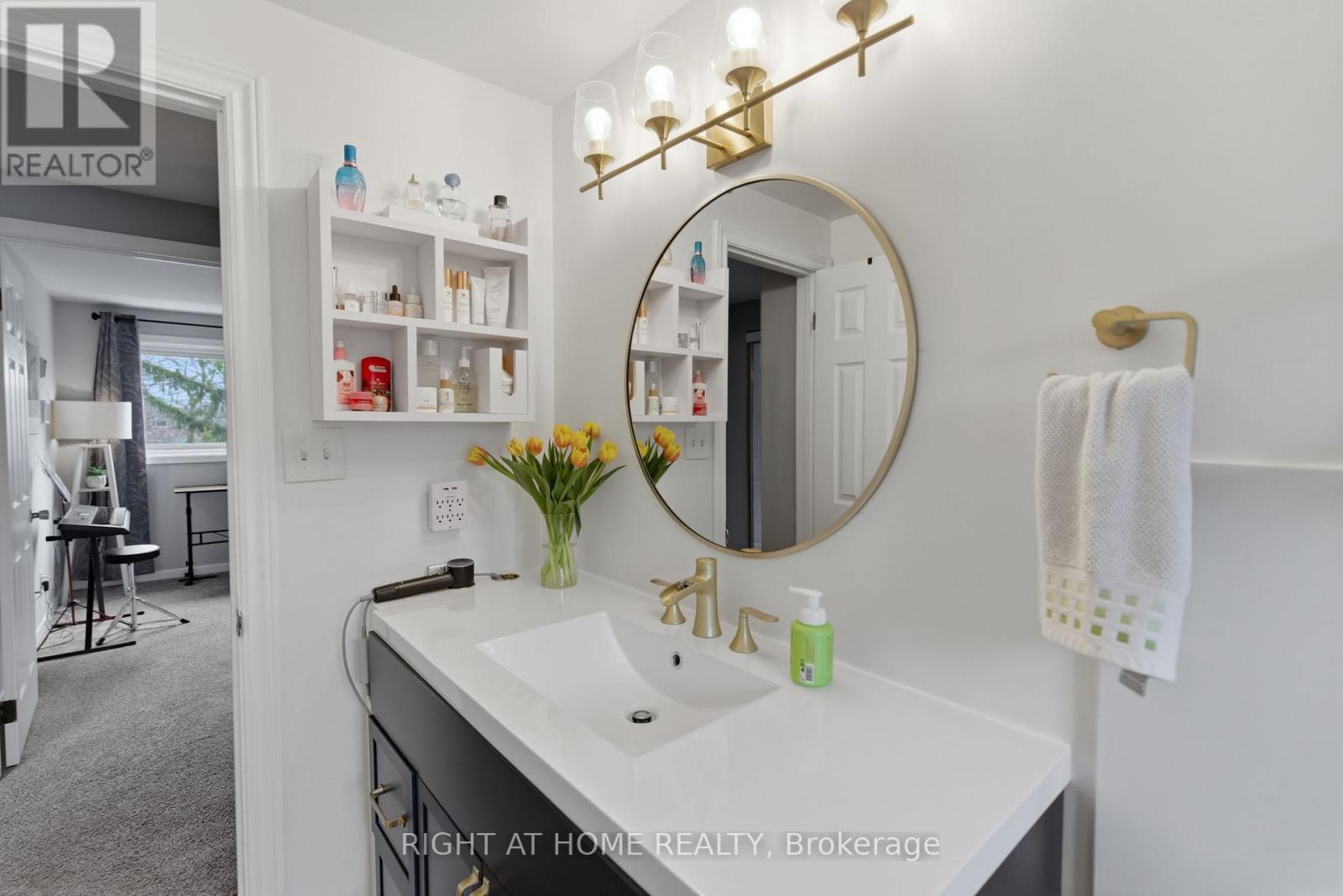 #12 303 GARDEN STREET - 24