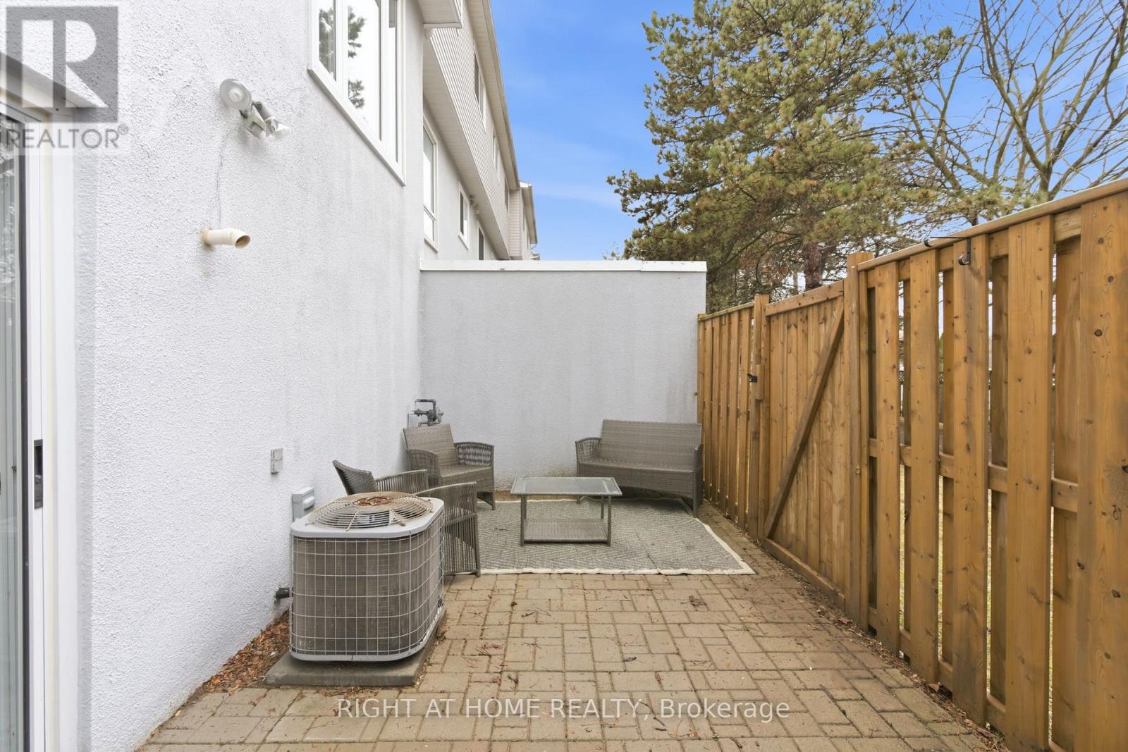 #12 303 GARDEN STREET - 28