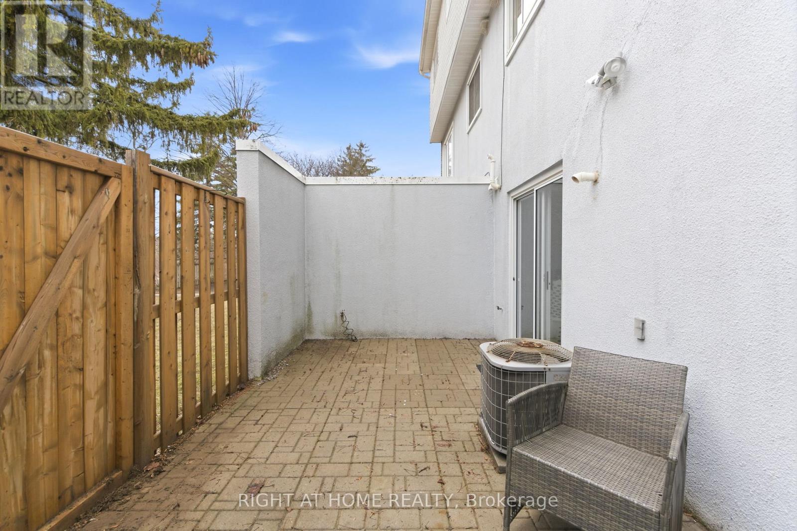 #12 303 GARDEN STREET - 29