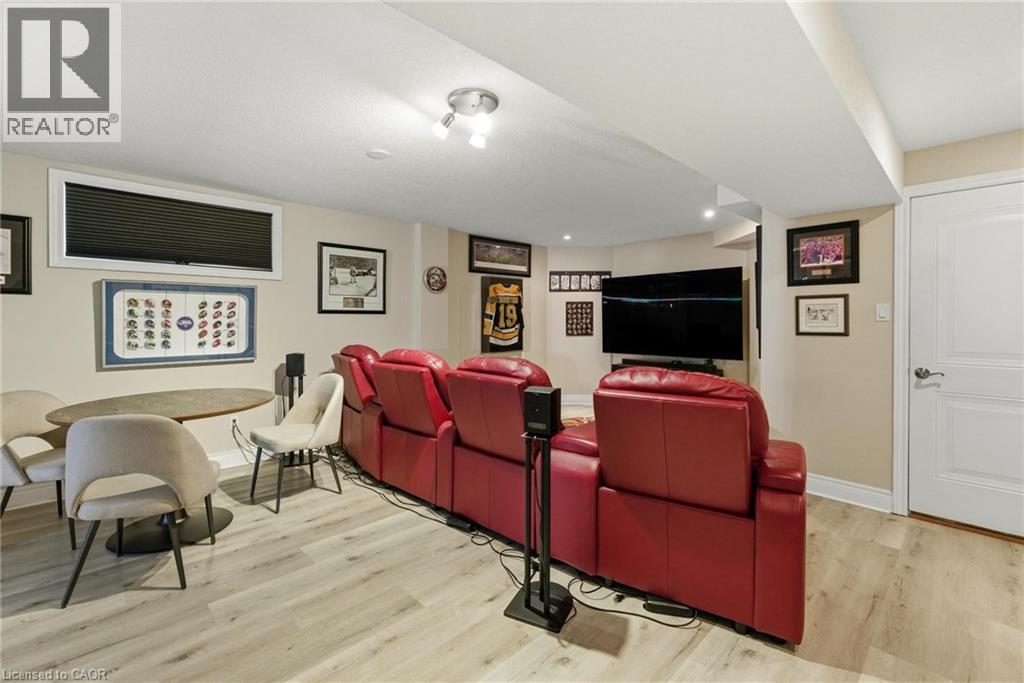 184 TOWNSEND Drive - 33