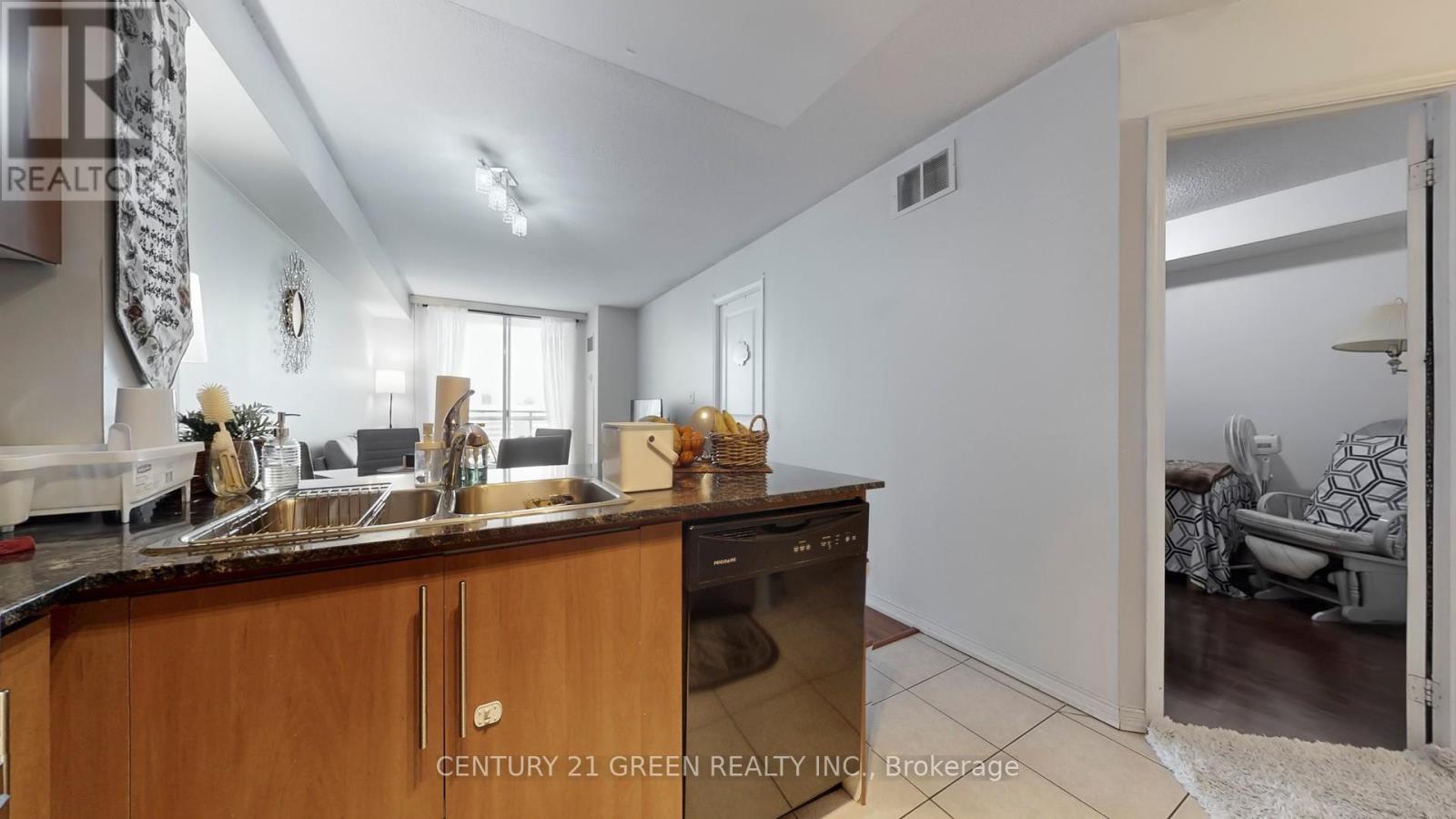 #LPH-H 6 ROSEBANK DRIVE - 22