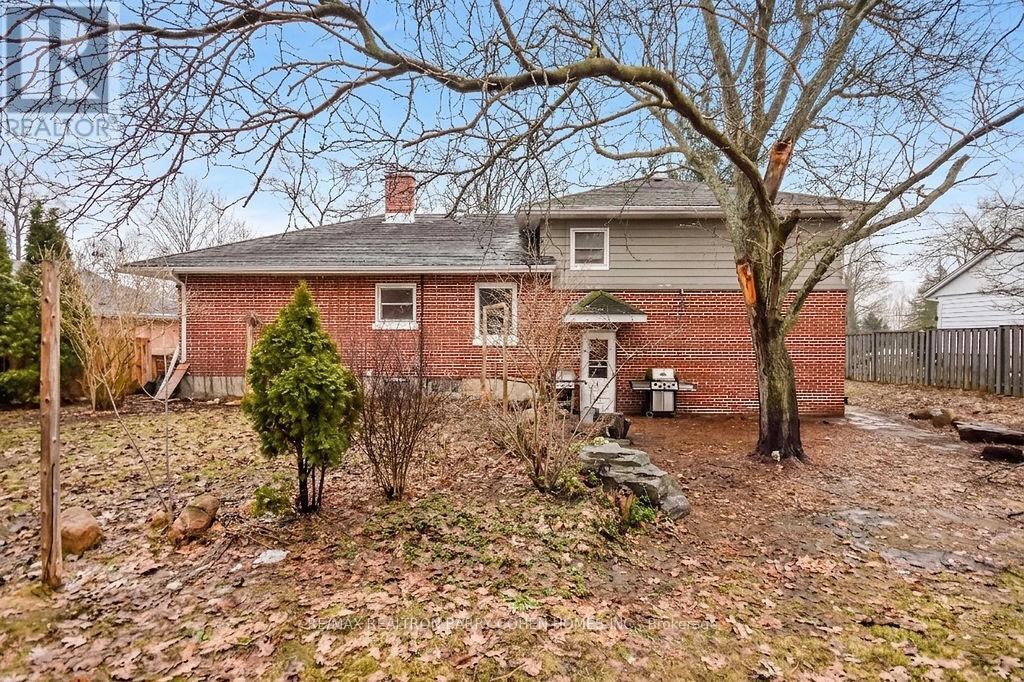 62 LETITIA STREET - 42