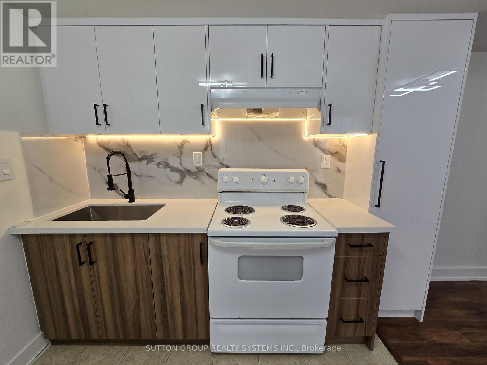 1 - 2886 LAKE SHORE BOULEVARD W