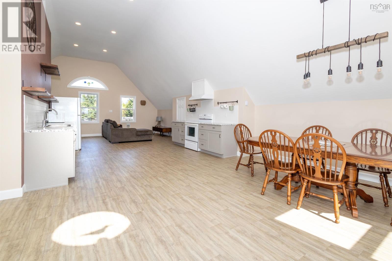 Property 22 of 35 of 696 Point Aconi Road