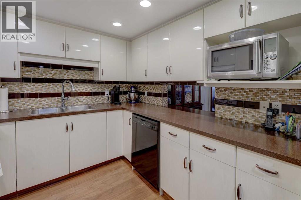 Single Family House for Sale in    Avenue SW South Calgary Calgary 