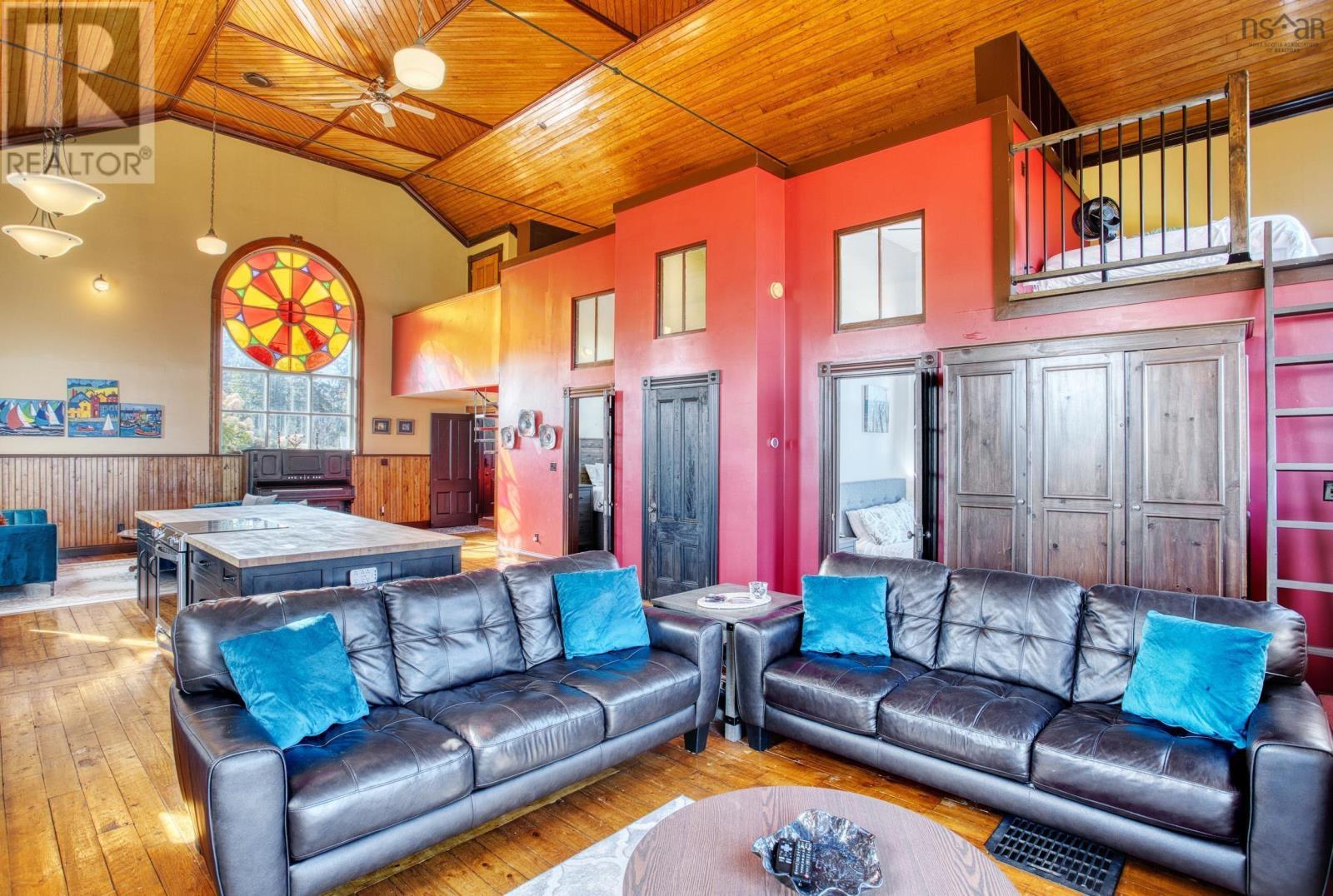 Property 16 of 51 of 13297 Highway 6