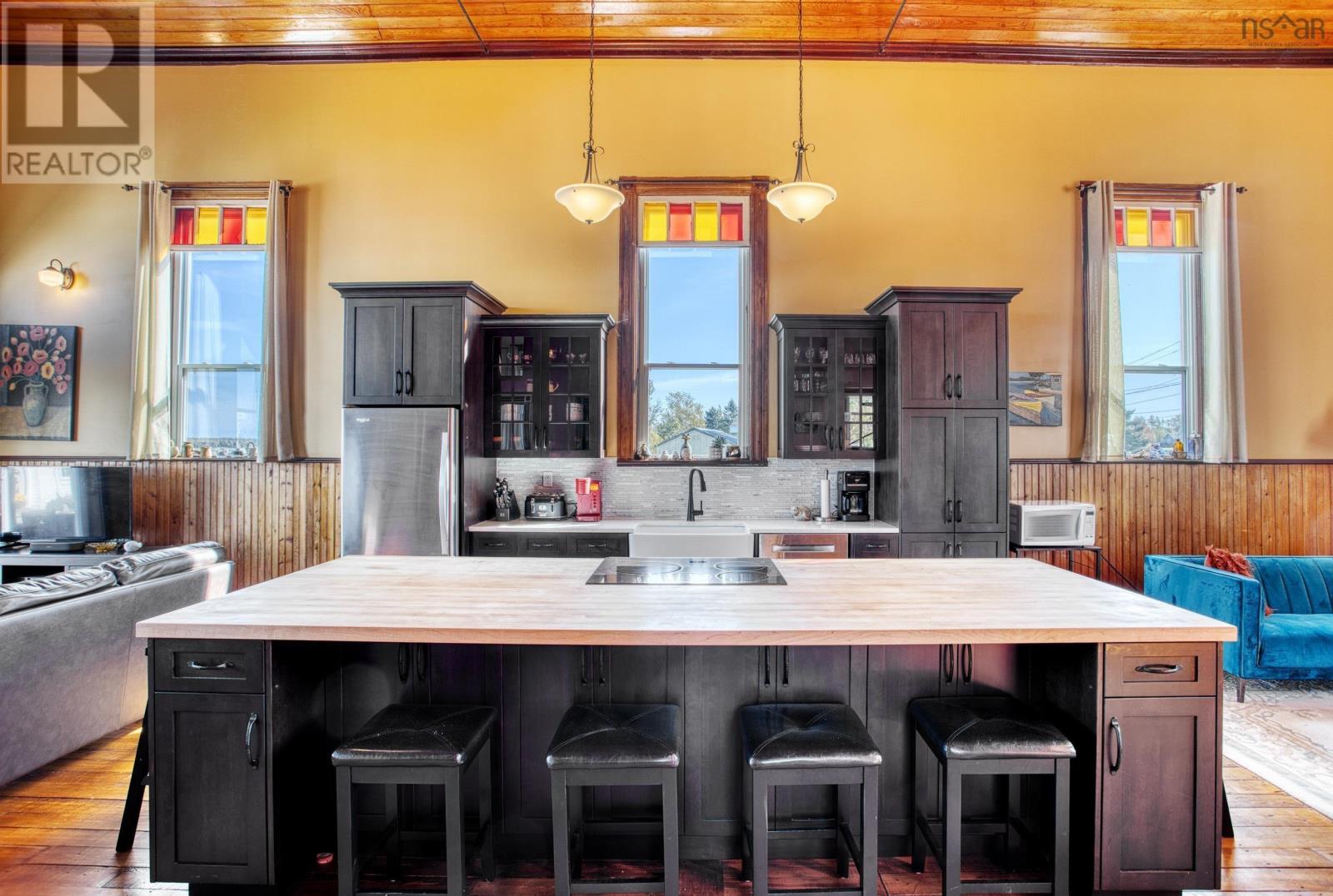 Property 4 of 51 of 13297 Highway 6