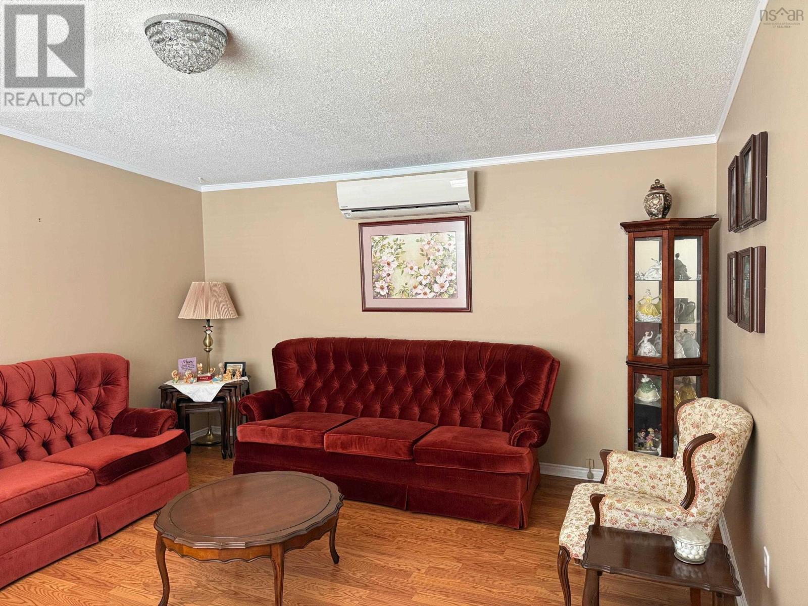 Property 13 of 30 of 81 Thomson Drive