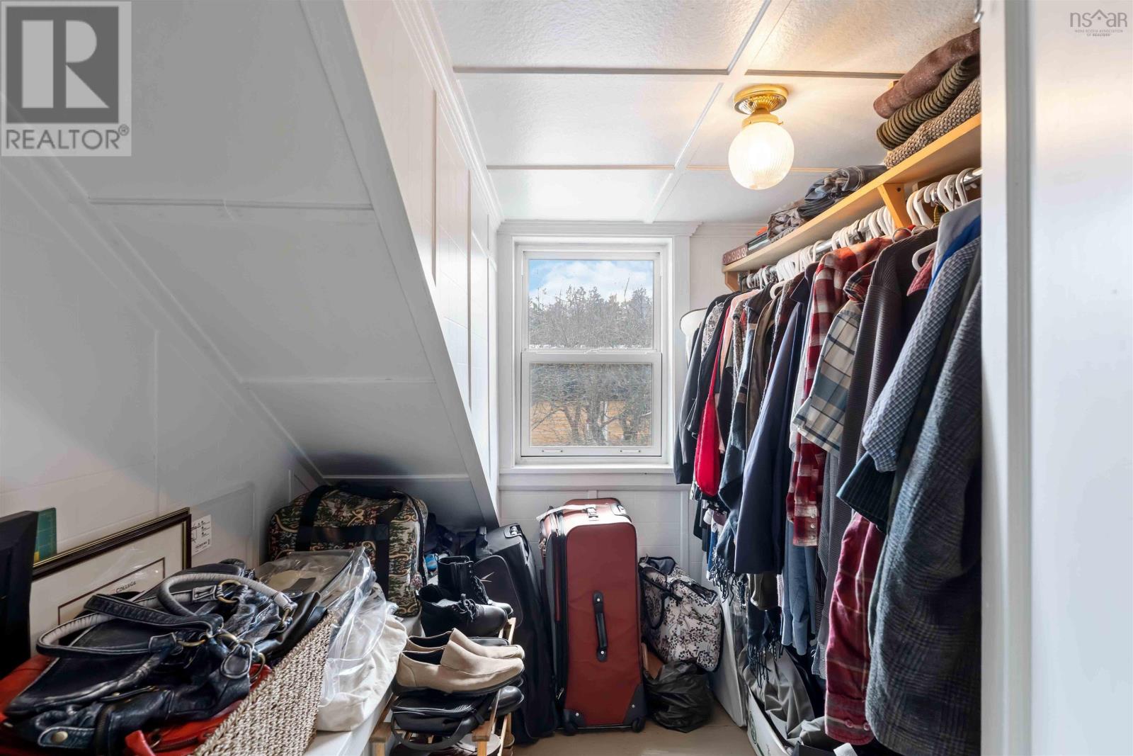 Property 9 of 38 of 102 Old Post Road