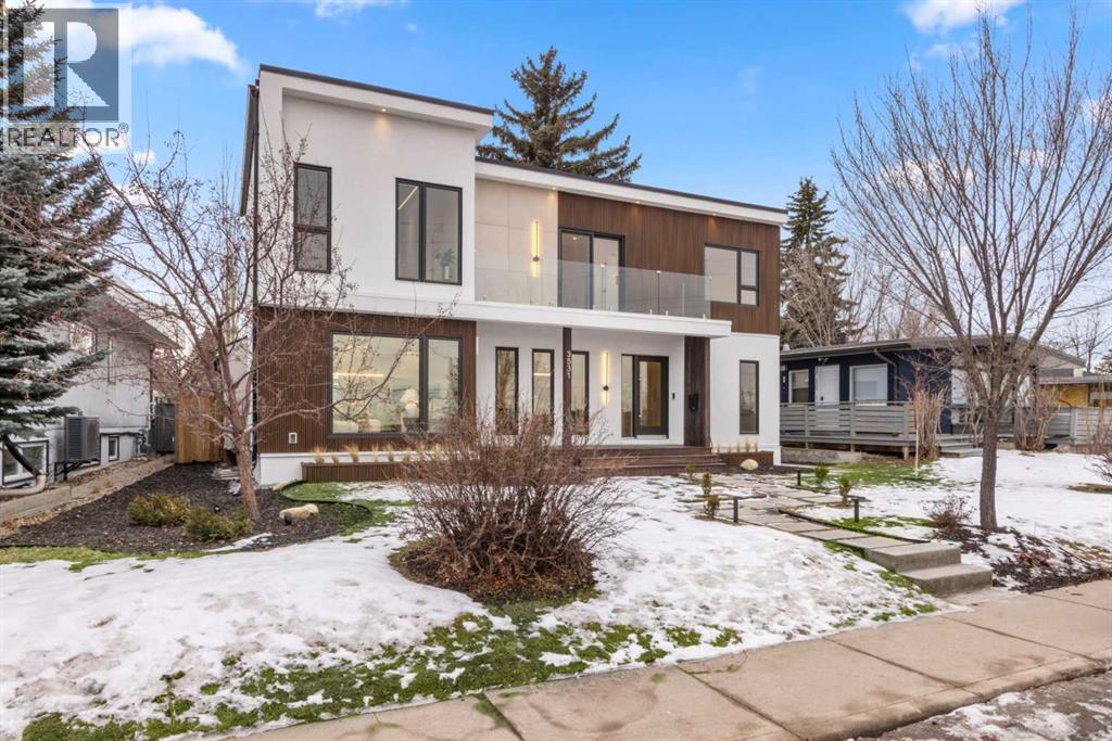 Single Family House for Sale in  Spruce Drive SW Spruce Cliff Calgary 