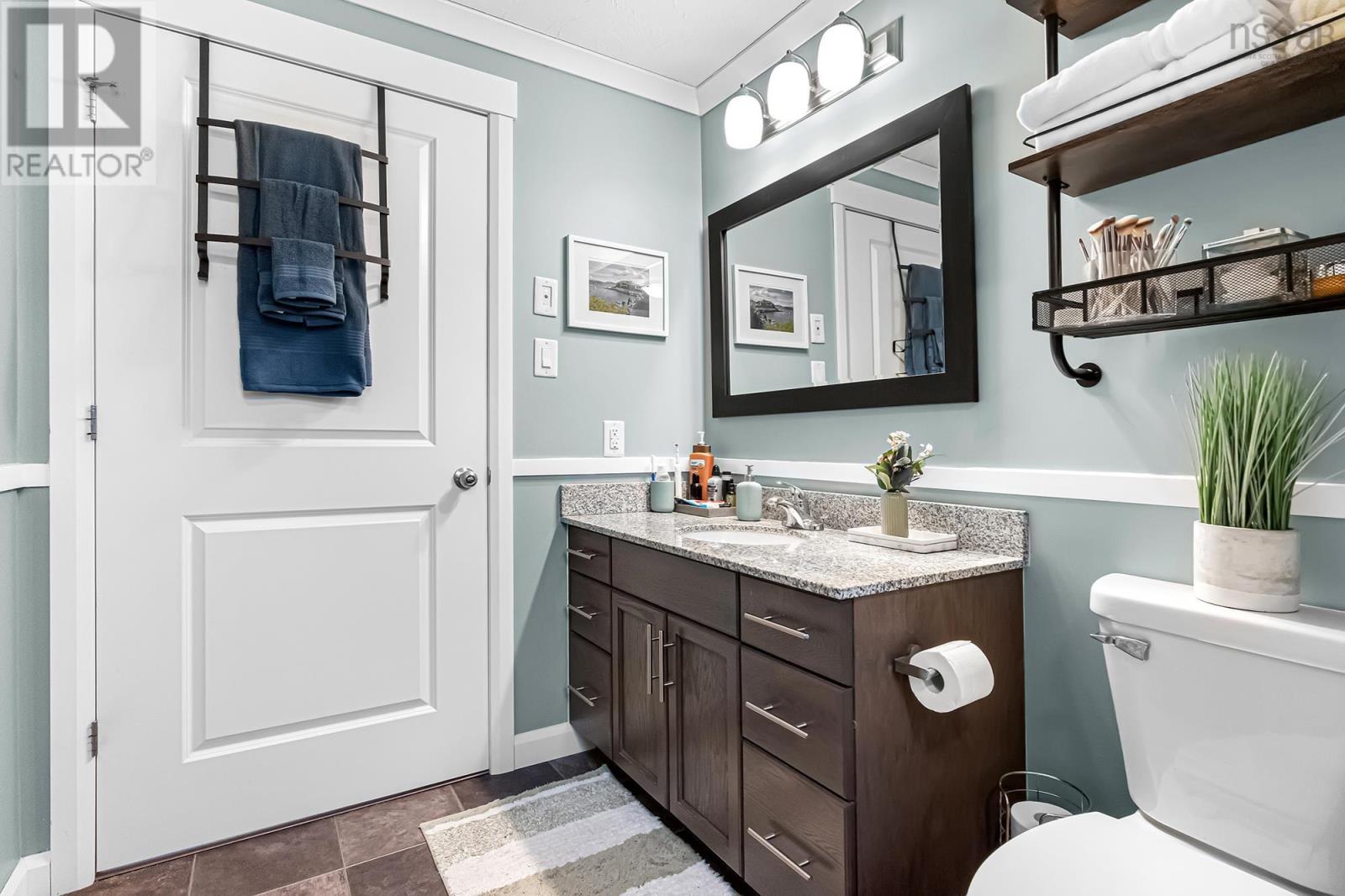 Property 25 of 41 of 2 First Street