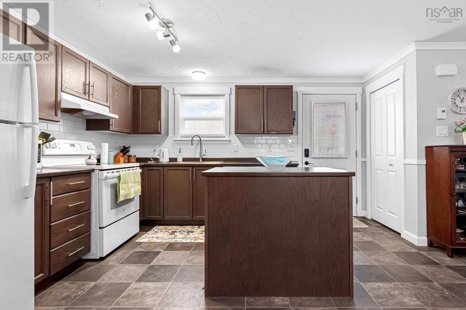 Property 9 of 41 of 2 First Street