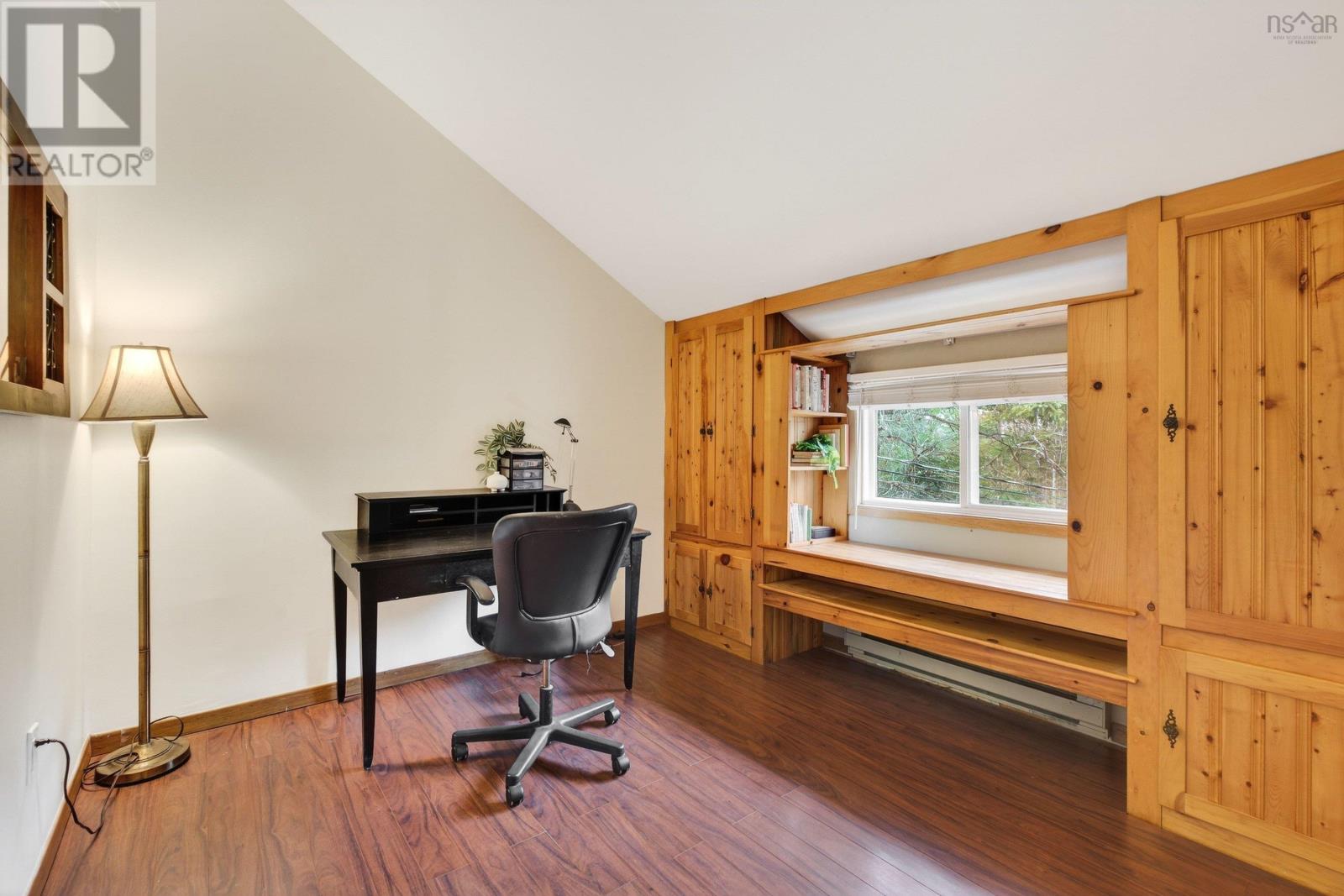 Property 26 of 46 of 16 Wilcot Lane