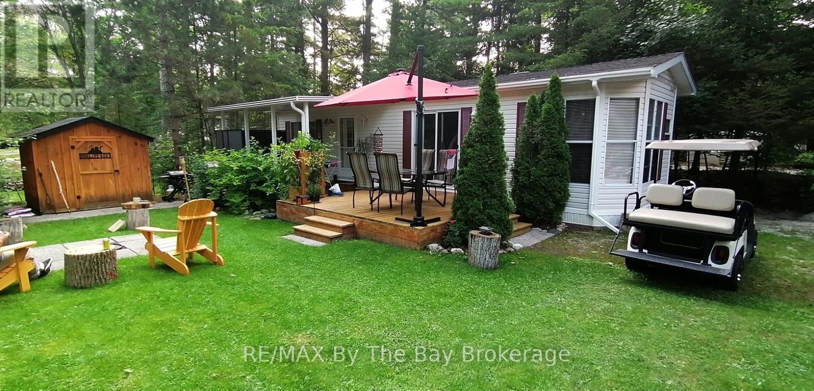 G4 - 85 THEME PARK DRIVE