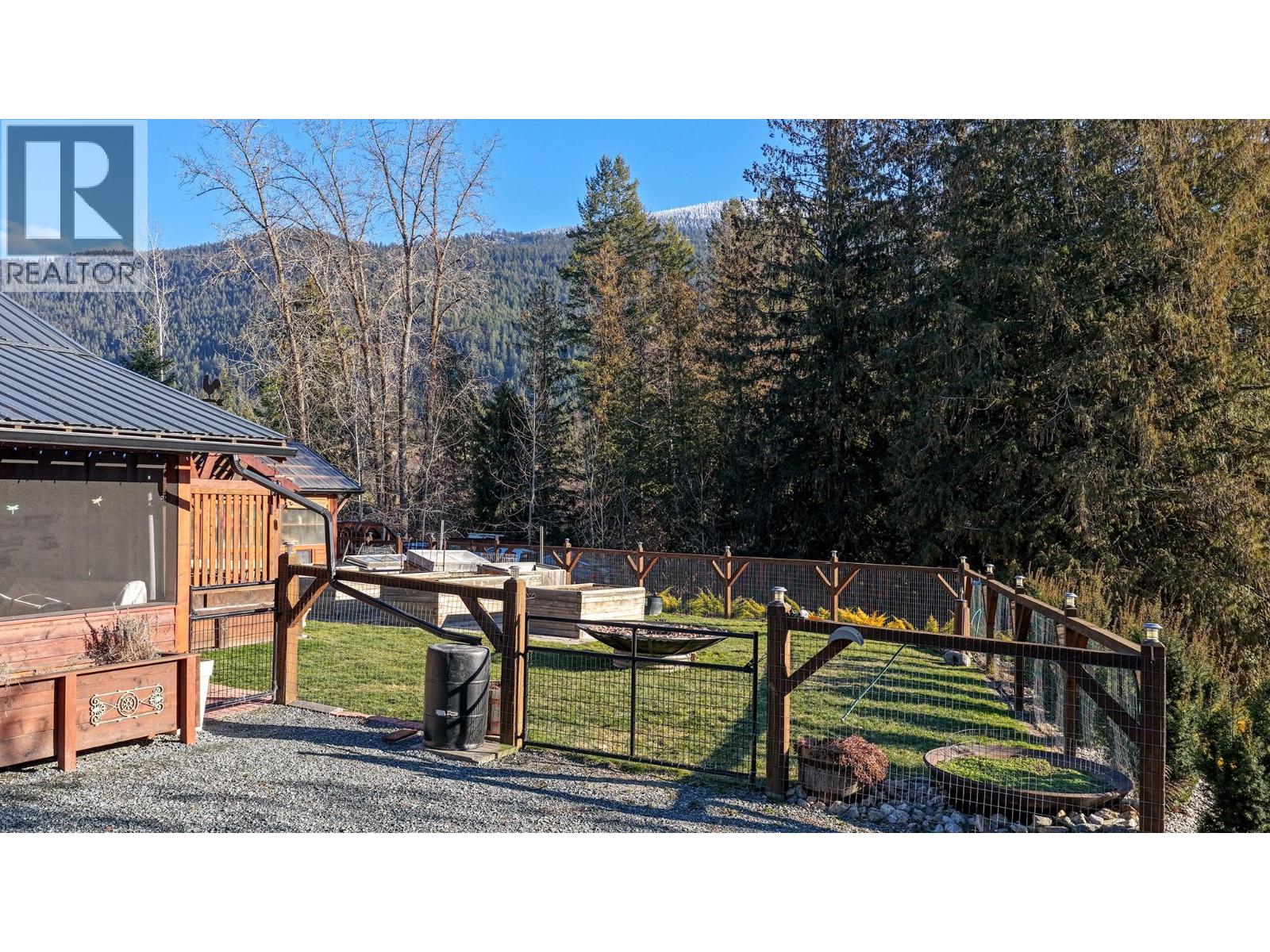 1627 Hood Road Road, Creston