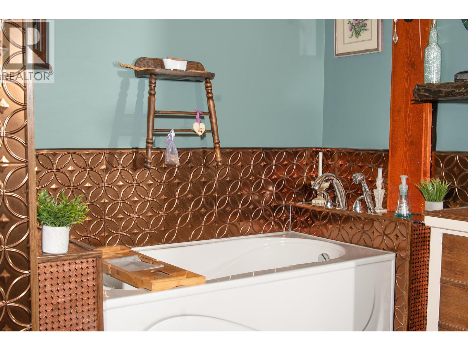 1627 Hood Road Road, Creston