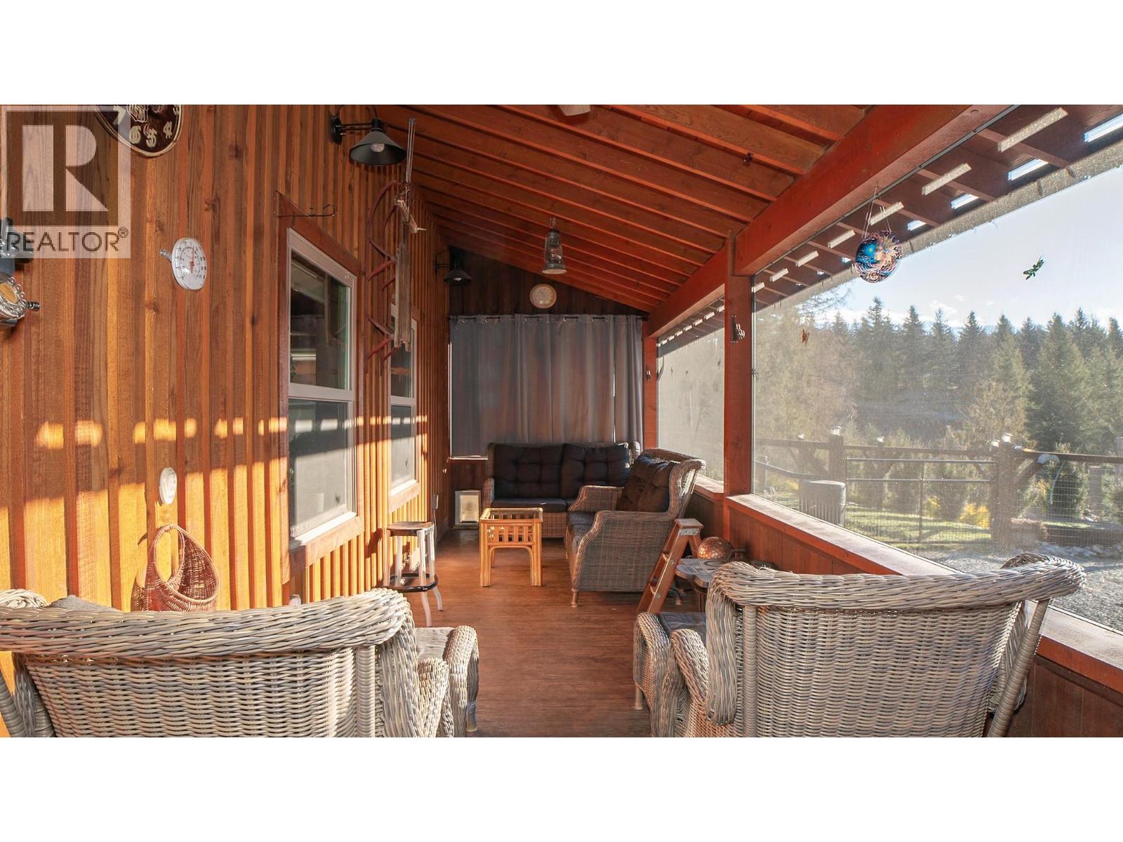 1627 Hood Road Road, Creston