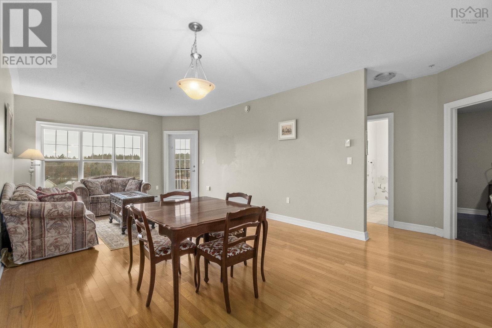 Property 13 of 47 of 401 277 Rutledge Street