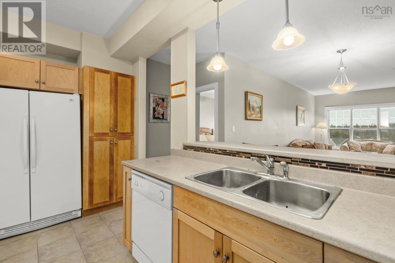 Property 6 of 47 of 401 277 Rutledge Street