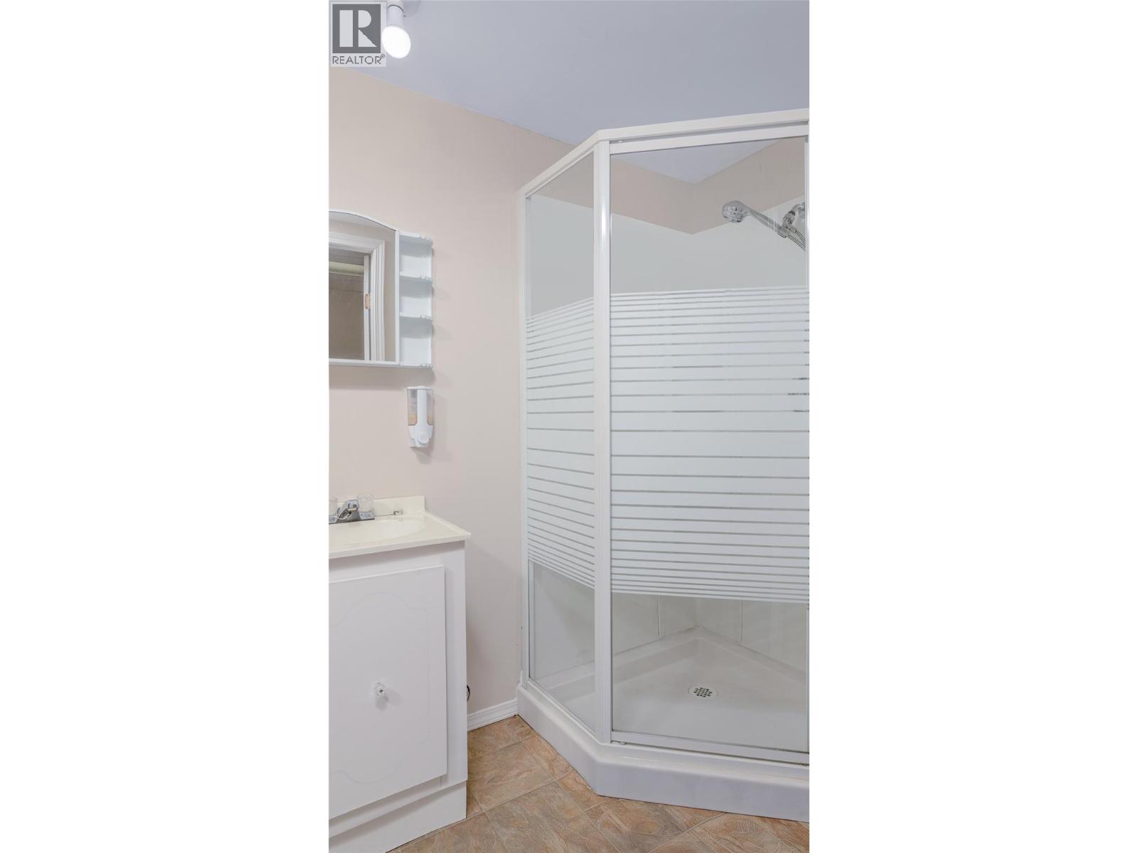 3404 4th Avenue, Castlegar