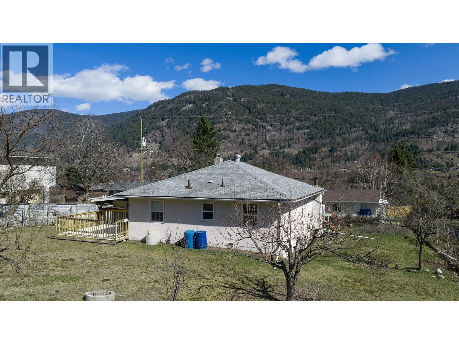 3404 4th Avenue, Castlegar