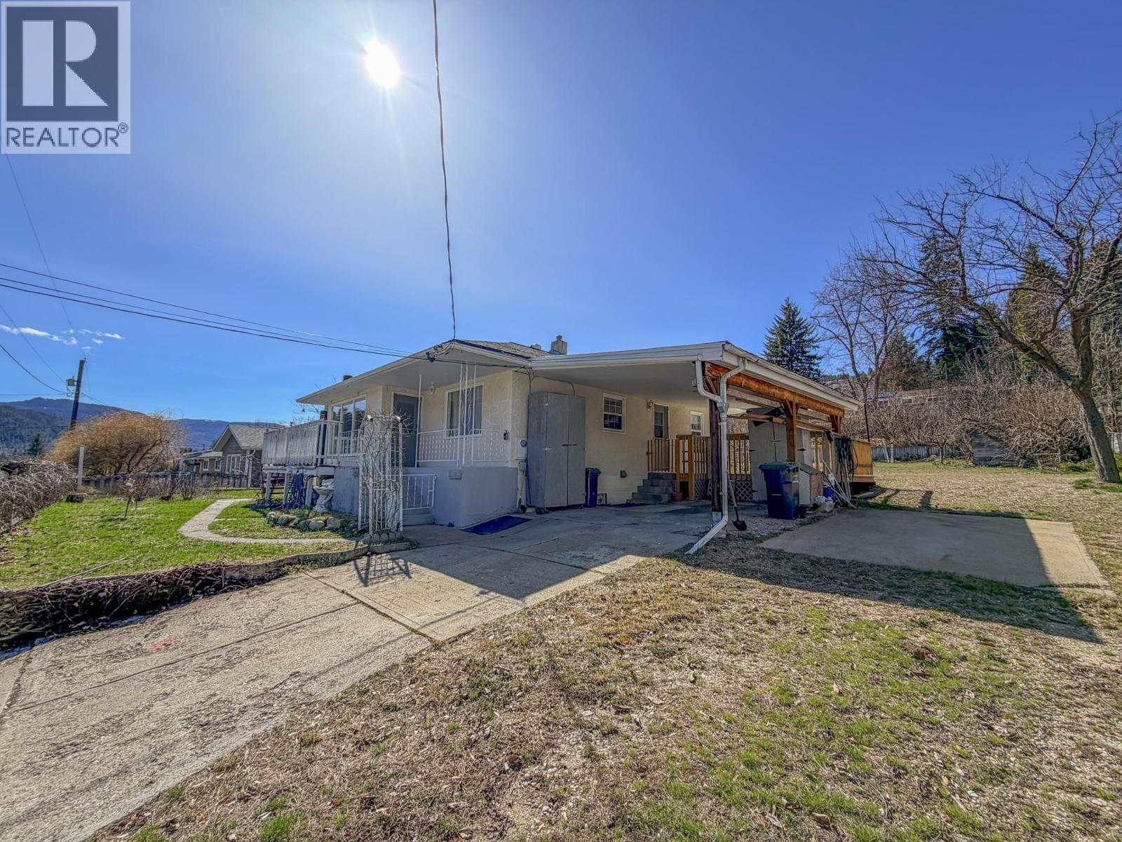 3404 4th Avenue, Castlegar